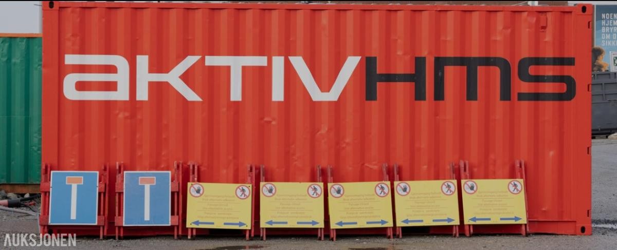 20 Fots lager Container - innredet med hyller. 